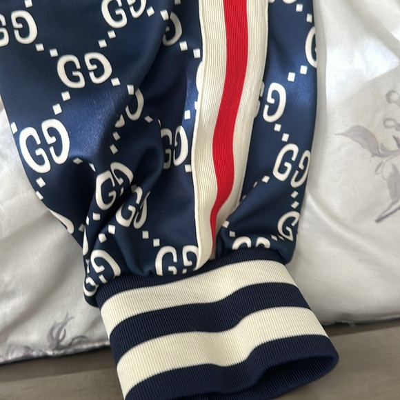 Luxury style medium used , zipper broken - Picture 3 of 5